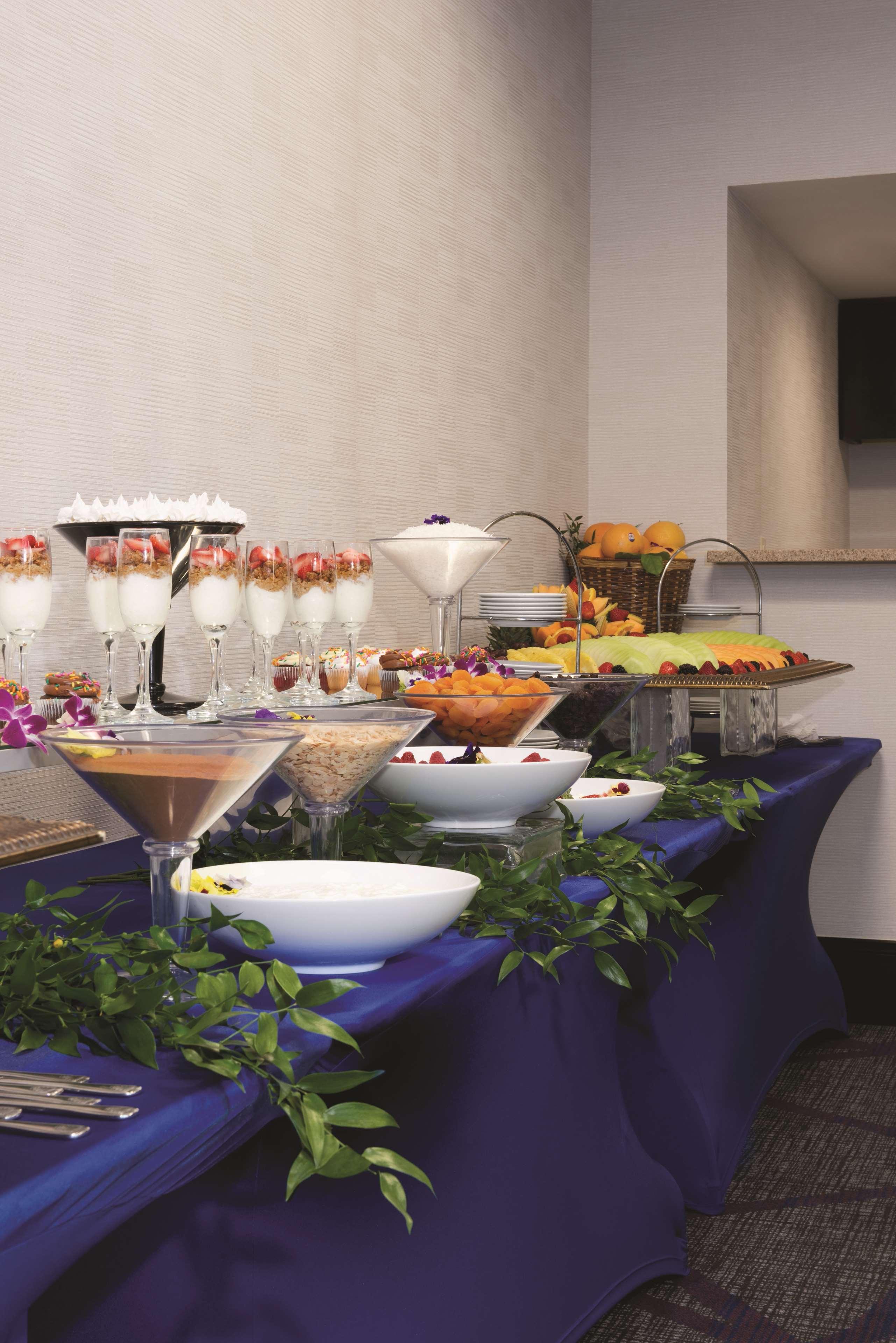 Hilton Long Island/Huntington Hotell Melville Restaurang bild